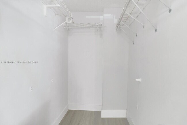 Building Photo - 8333 Lake Dr