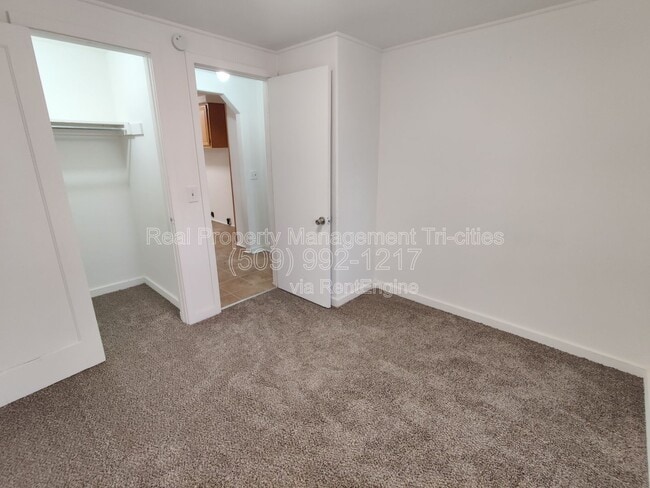 Building Photo - 729 S Fir St