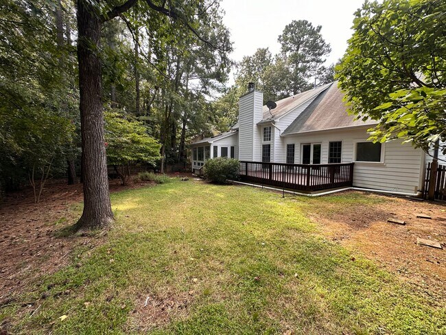 Building Photo - **West Durham 5bd / 3.5ba Oasis**