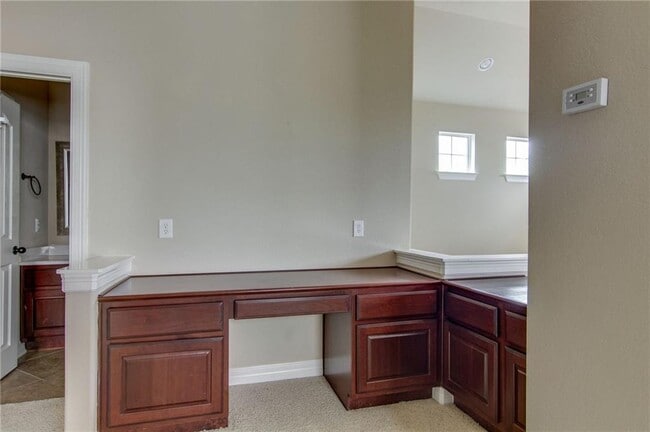Building Photo - 15400 Interlachen Dr