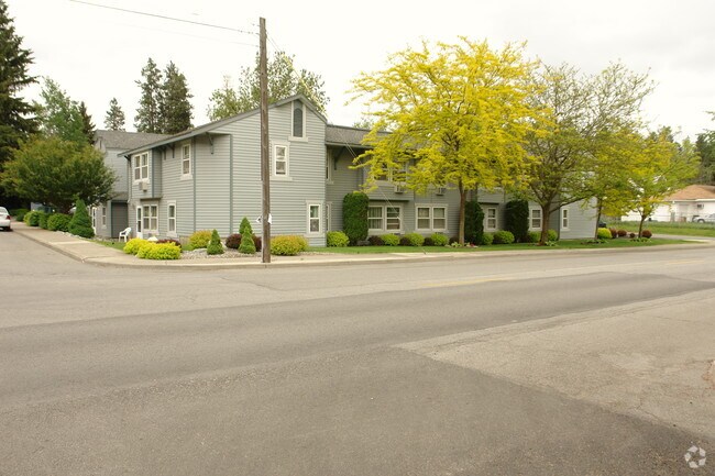 Building Photo - Lincoln Way Terrace