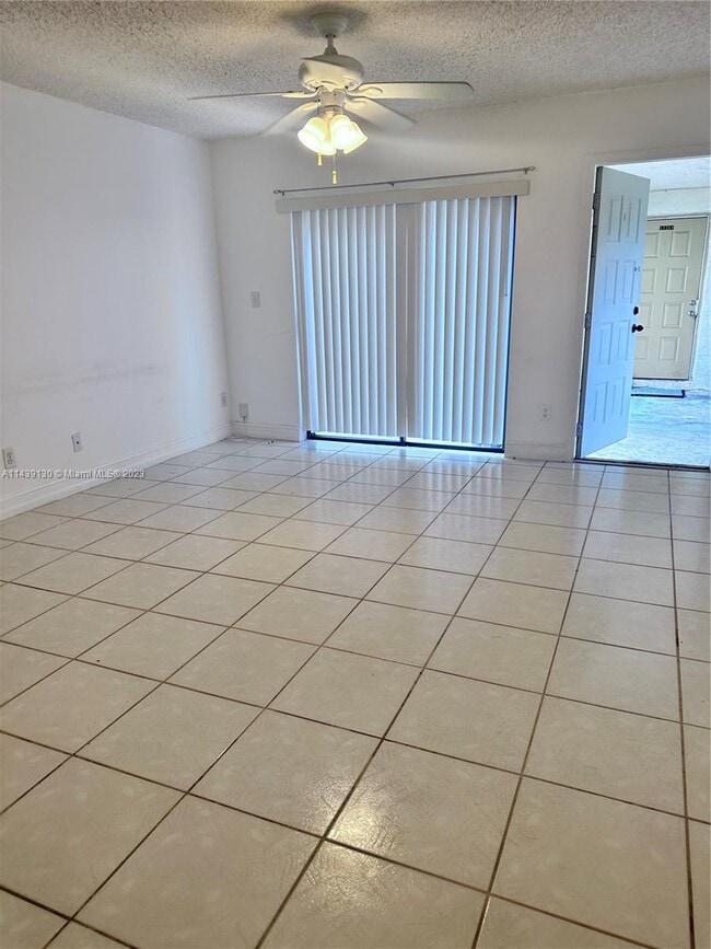 Building Photo - 11150 Royal Palm Blvd
