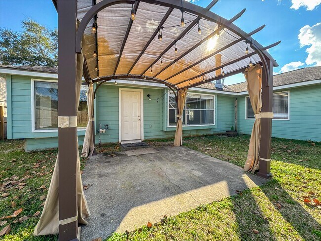 Building Photo - 2706 Orion Dr