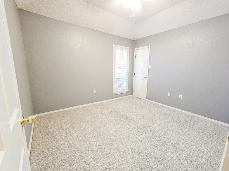 Building Photo - 4801 Whitman Dr