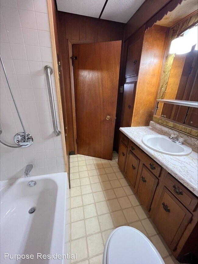 Building Photo - 2 br, 1 bath House - 720 S. Warren