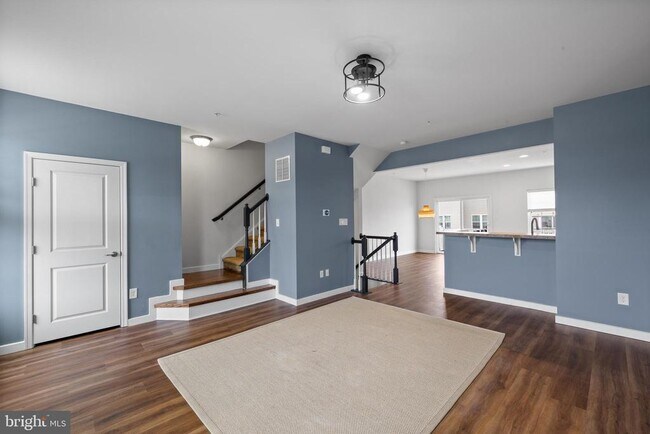 Building Photo - 110 Topaz Dr