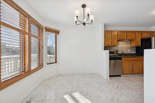 Building Photo - 1810 Fox Run Dr