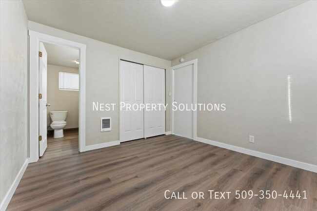 Building Photo - 4460 Circle Pl NE