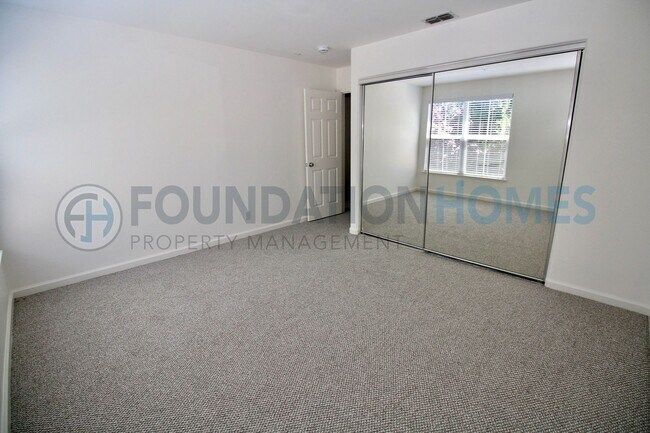 Building Photo - 75 Gann Way