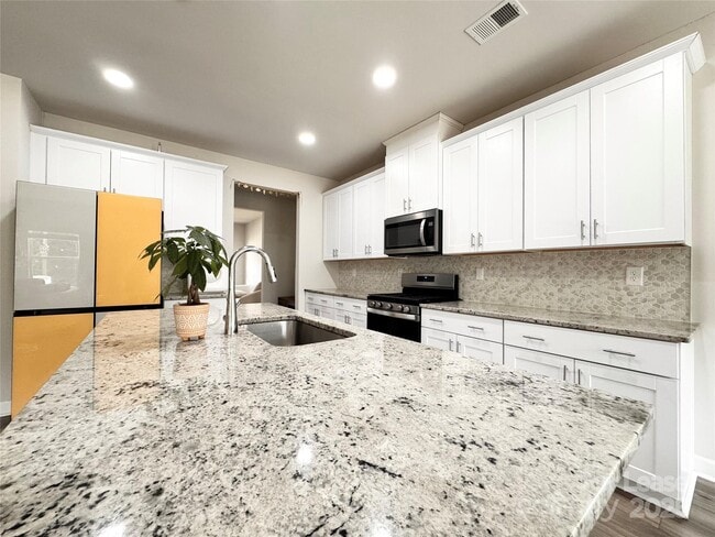 Building Photo - 940 Rachel Anne Dr