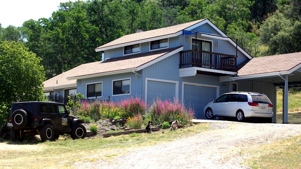 Studio Upstairs with Balcony. - 26180 Whispering Oak Ln