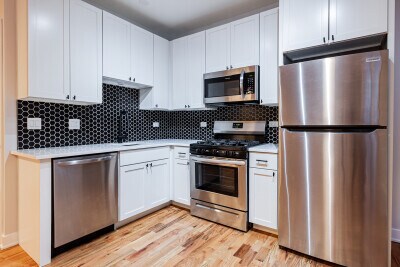 Primary Photo - 654 W Wellington Ave