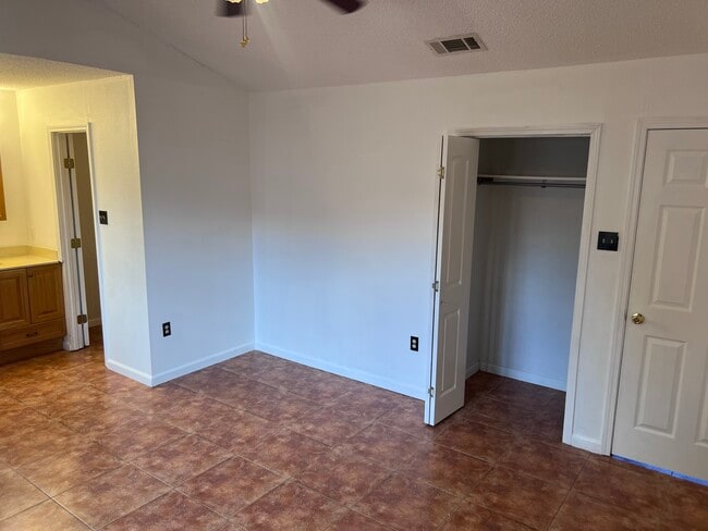 Building Photo - 4536 Viola St