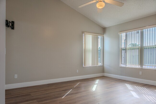 Building Photo - 5004 Laguna Bay Cir