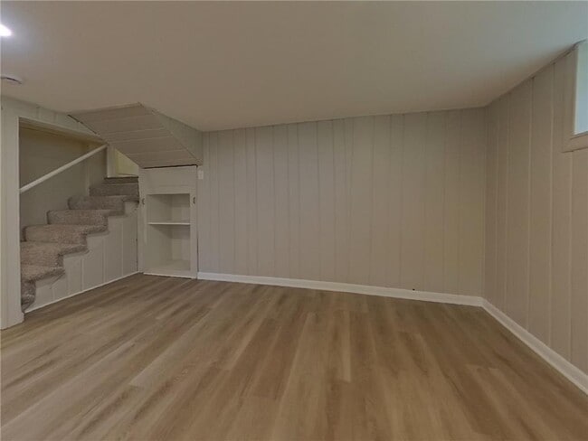 Building Photo - 7755 Eastwood Rd