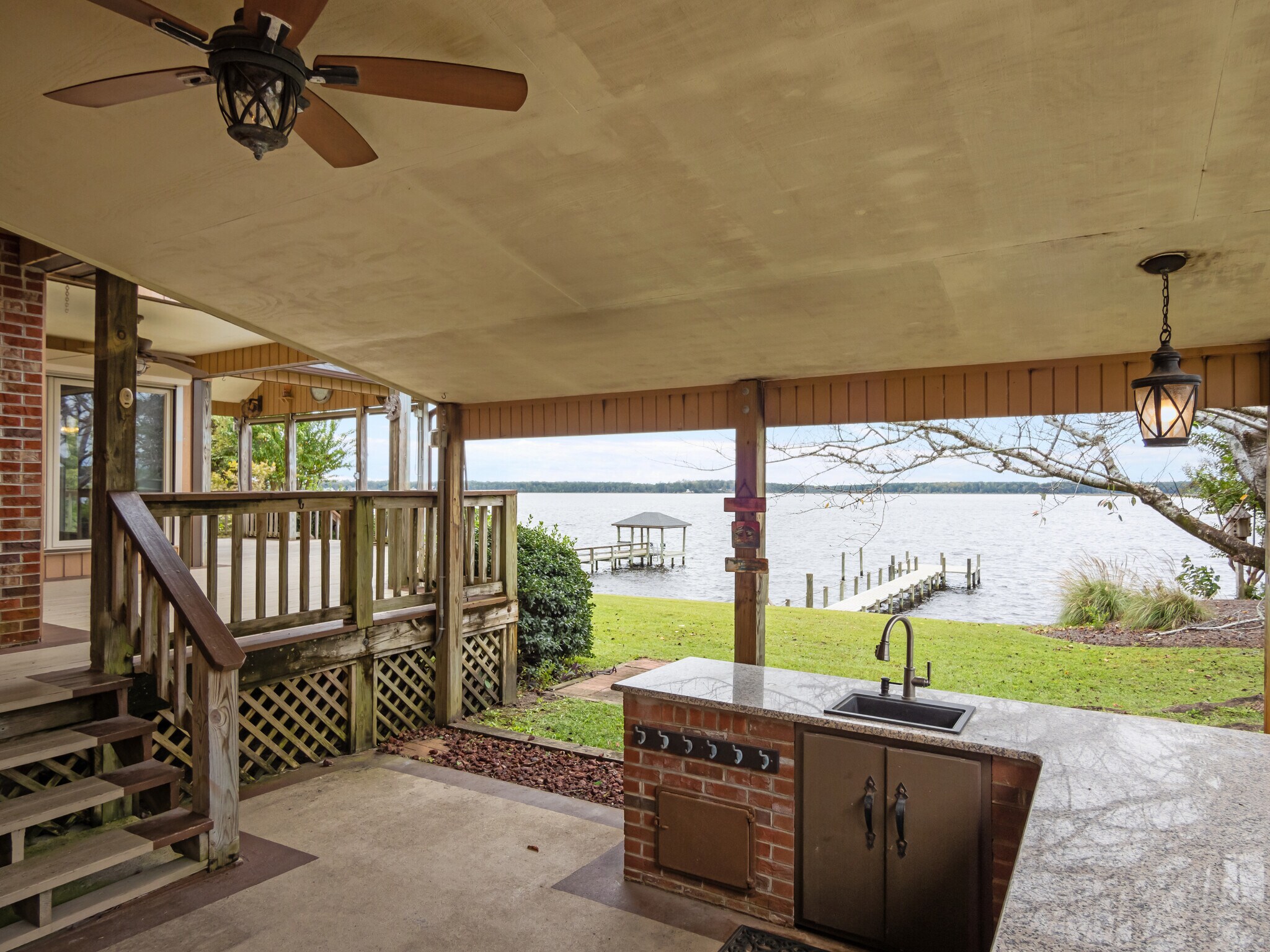 Building Photo - 138 White Oak Bluff Rd