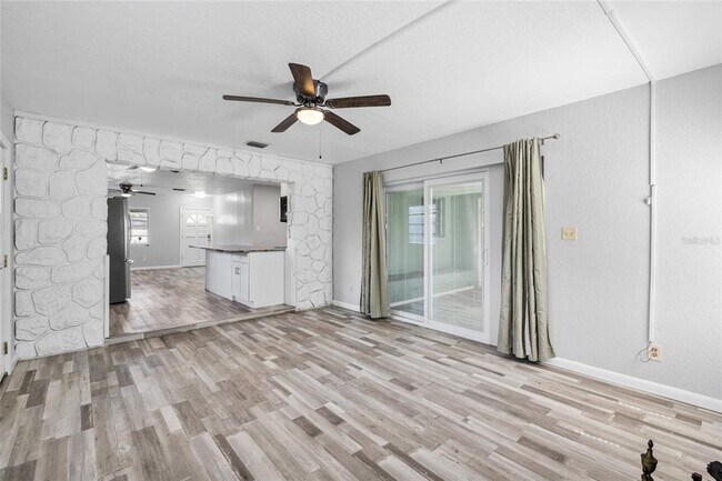 Building Photo - 206 N Gunlock Ave