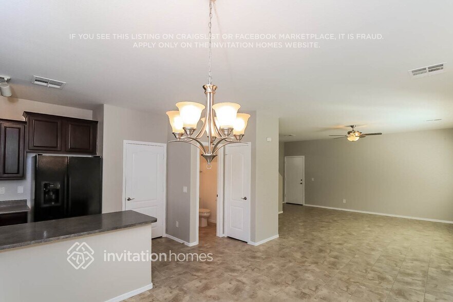 Building Photo - 3725 E Kerry Ln