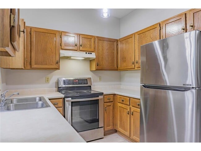 Building Photo - 17494 Pond Cir