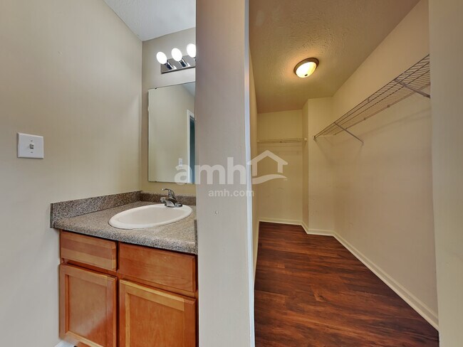 Building Photo - 4039 Tahoe Dr