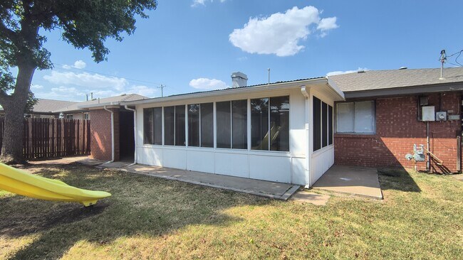 Building Photo - 2628 Keats Pl