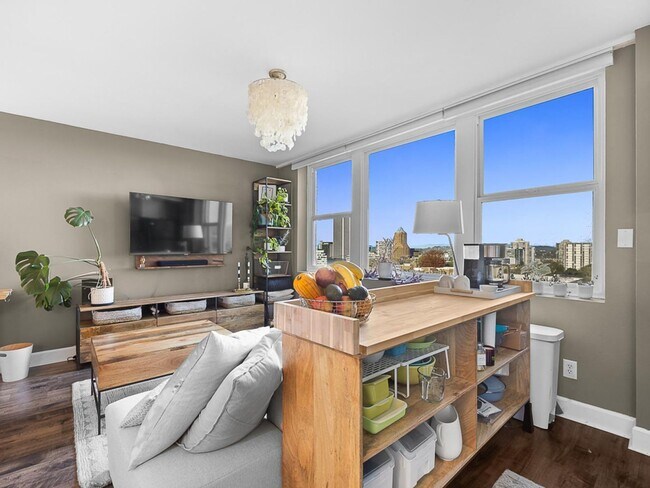 Building Photo - View