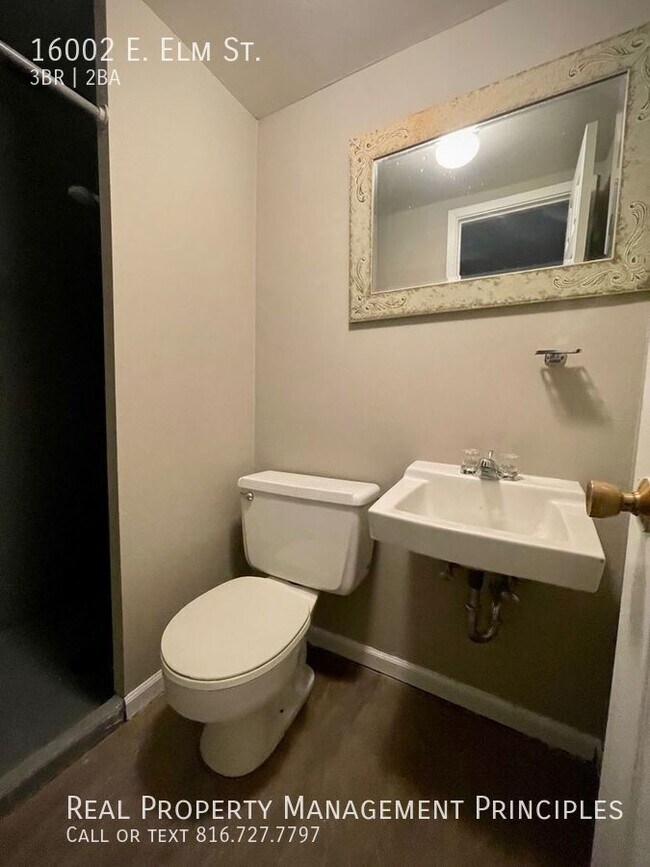 Building Photo - 16002 E Elm St