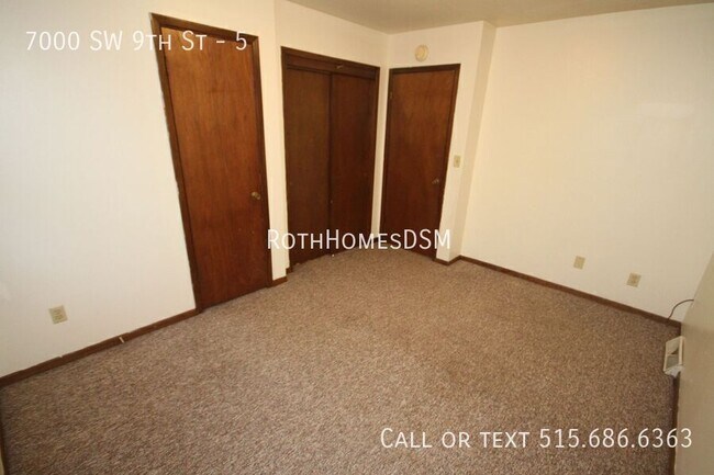 Building Photo - 7000 SW 9th St