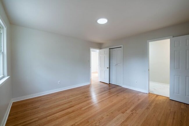 Building Photo - Newly remodeled 3/2.5