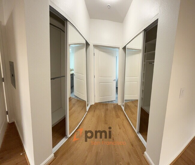 Building Photo - Cozy 1BR Condo with Patio & Parking — Peac...