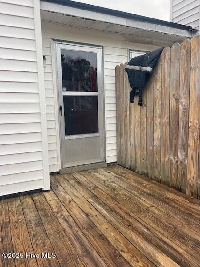 Building Photo - Duplex