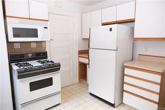 Building Photo - 356 Woodward Ave