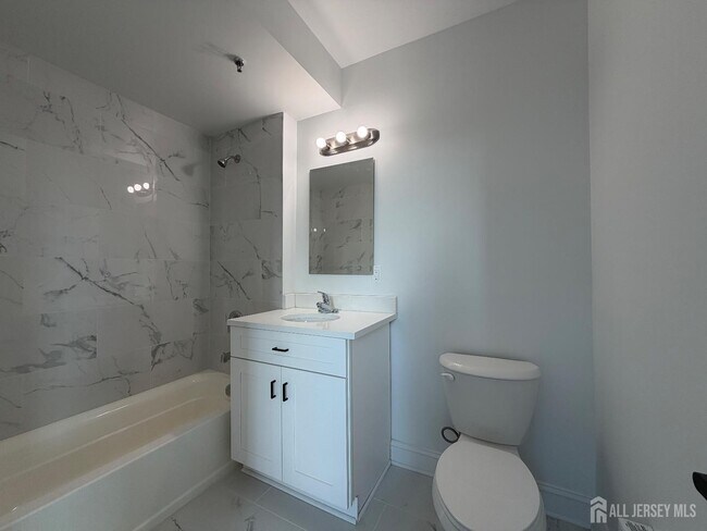 Building Photo - 103 Bayard St