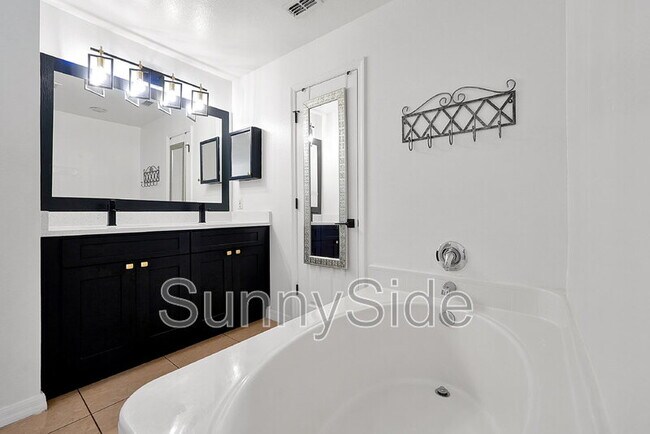 Building Photo - 2431 Marcasite Loop