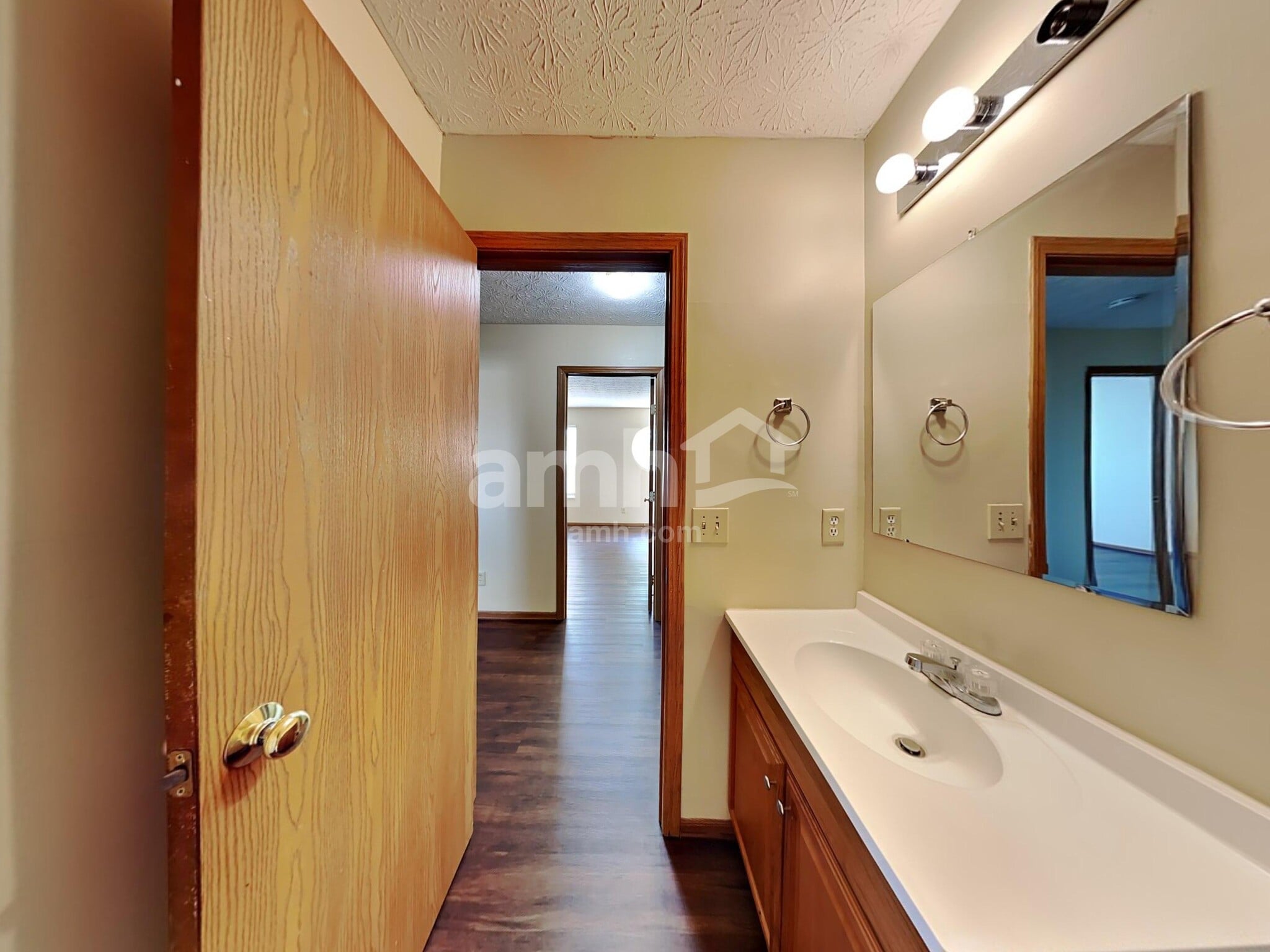 Building Photo - 2661 Hardwood Ave