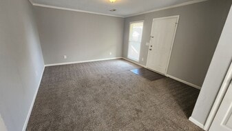 Building Photo - 4424 Bonnell Dr NW
