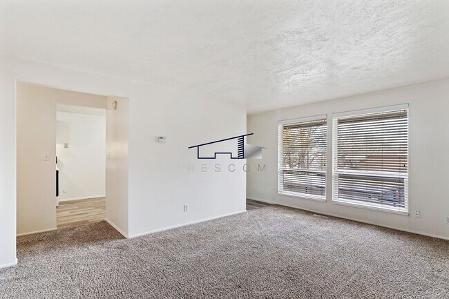 Building Photo - 350 E