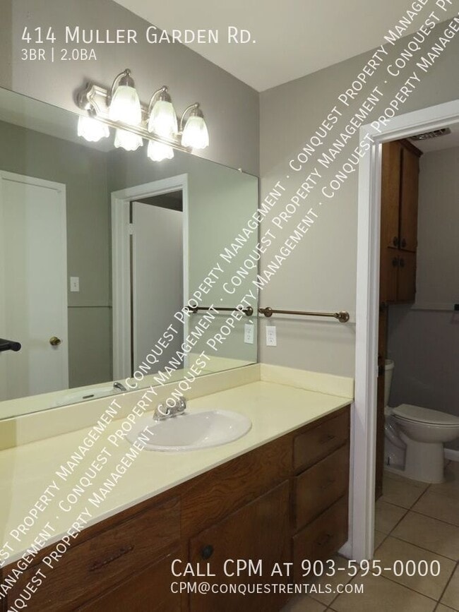 Building Photo - 414 Muller Garden Rd