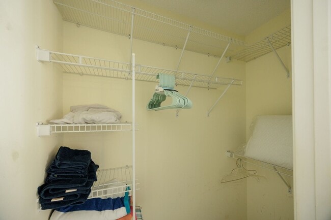 Building Photo - 3 bedroom fully furnished home, Pet Friendly Johns Island, Charleston