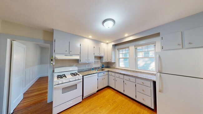 Building Photo - 39-41-41 Upland Rd