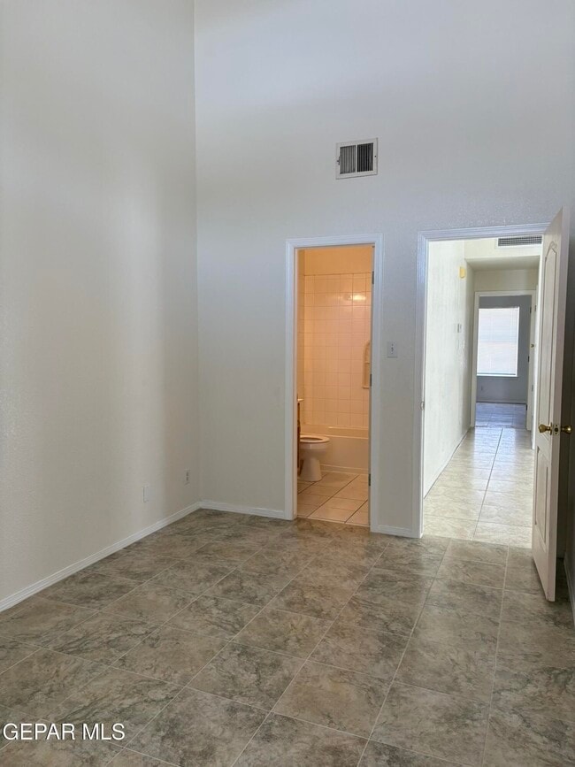 Building Photo - 11812 Kings Arms Ct