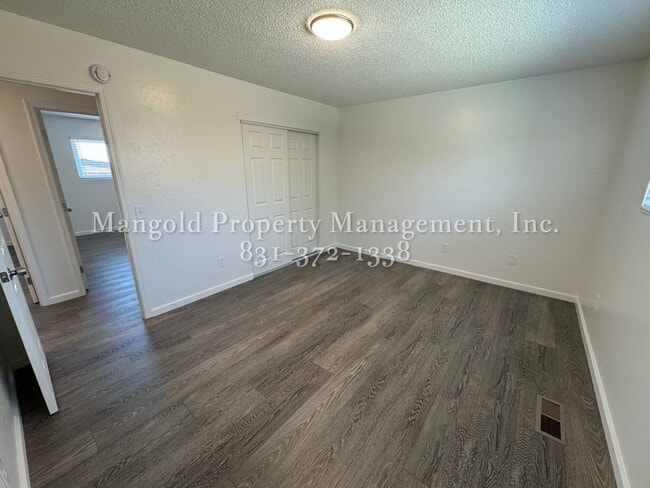 Building Photo - Beautifully Updated 3-Bedroom Home with Sp...