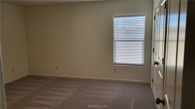 Building Photo - 1141 Aspen Dr