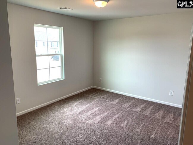 Building Photo - 216 Freeman Dr