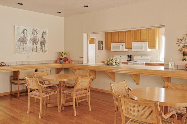 Building Photo - Beautiful 2 Bed, 2 Bath Condo in 62+ Commu...