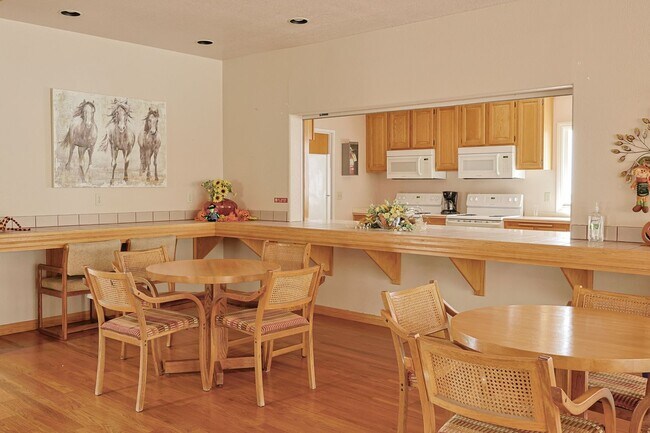 Building Photo - Beautiful 2 Bed, 2 Bath Condo in 62+ Community – Furnished or Unfurnished