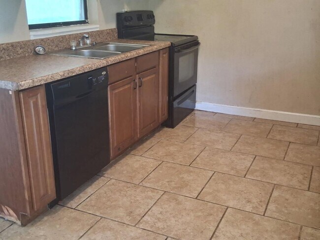 Building Photo - Central Lakeland Rental