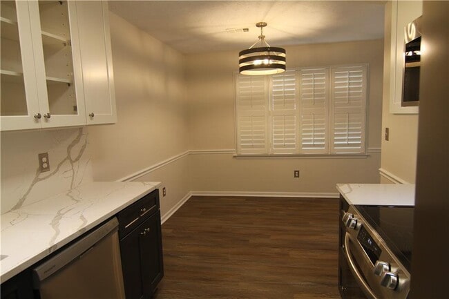 Building Photo - 2823 New S Dr