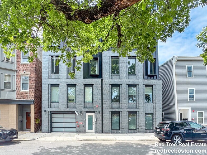 Building Photo - 231 Maverick St