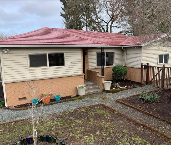Building Photo - 3 Bed, 2 bath Rambler Home in Skyway, $3,150/mo.